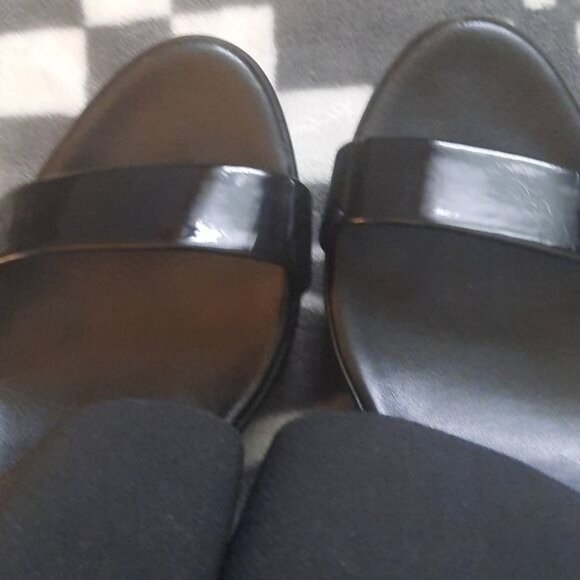 Charles David Made in Italy Black Strappy Patent Leather Sandals Size 41/9.5/10 - Picture 12 of 16